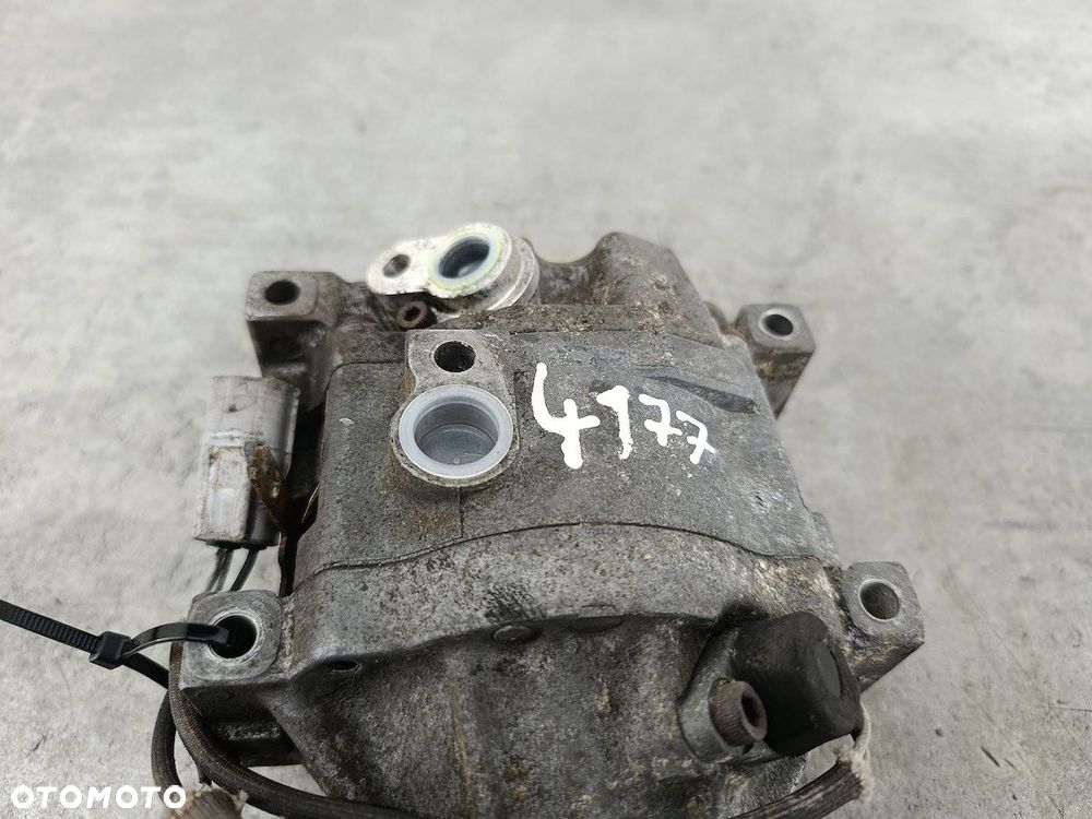 POMPA, SPRĘŻARKA KLIMATYZACJI TOYOTA COROLLA IX E12 1.4 16V - 8