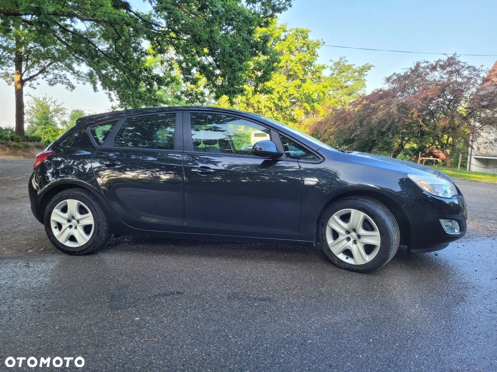 Opel Astra 1.6 Innovation - 28