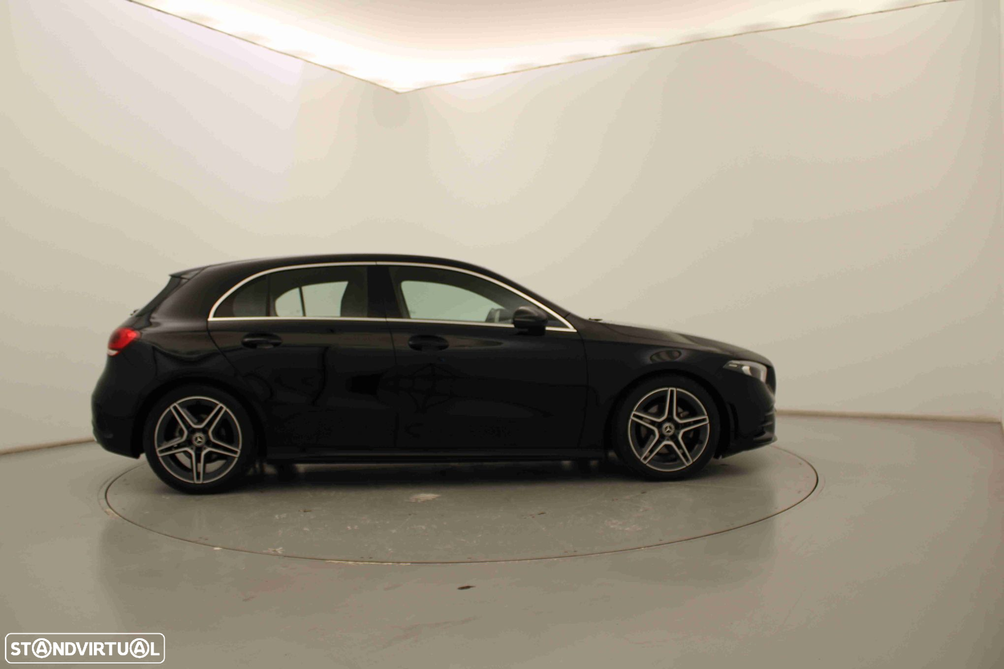 Mercedes-Benz A 180 d AMG Line - 4