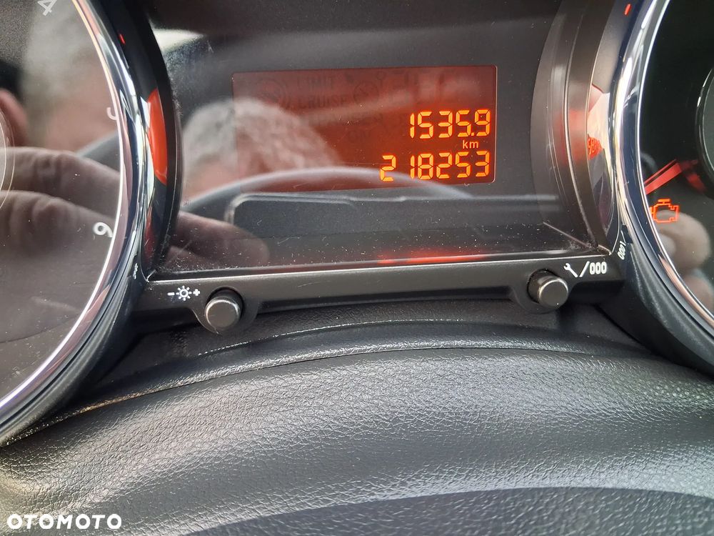 Peugeot 3008 1.6 HDi Style - 14