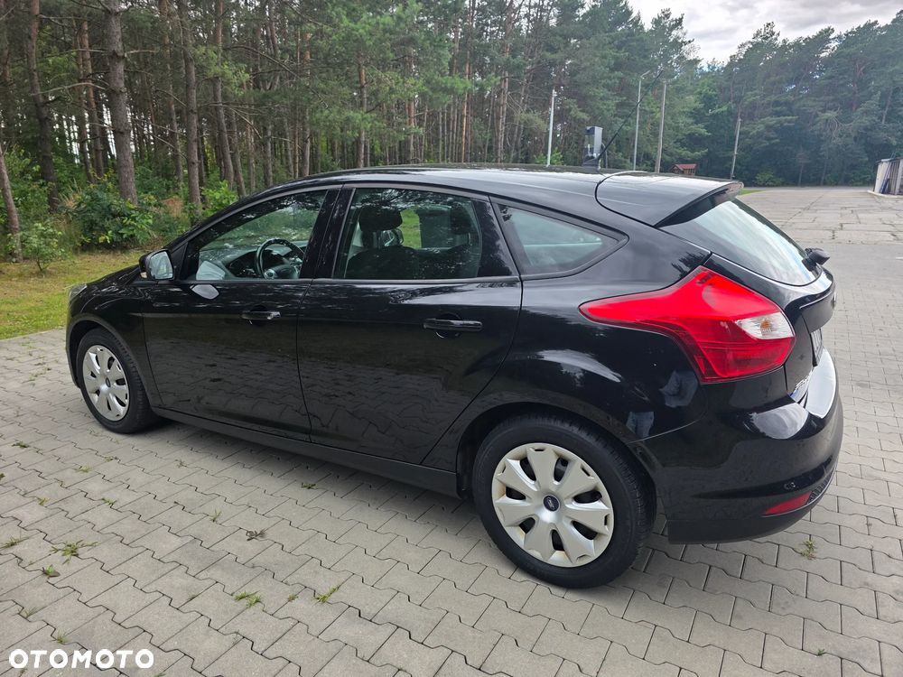 Ford Focus 1.6 Ambiente - 2
