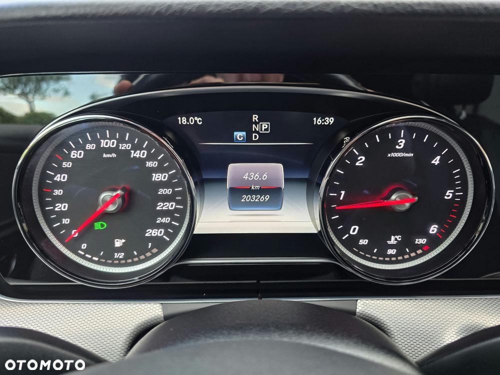 Mercedes-Benz Klasa E 220 d 4-Matic 9G-TRONIC - 17