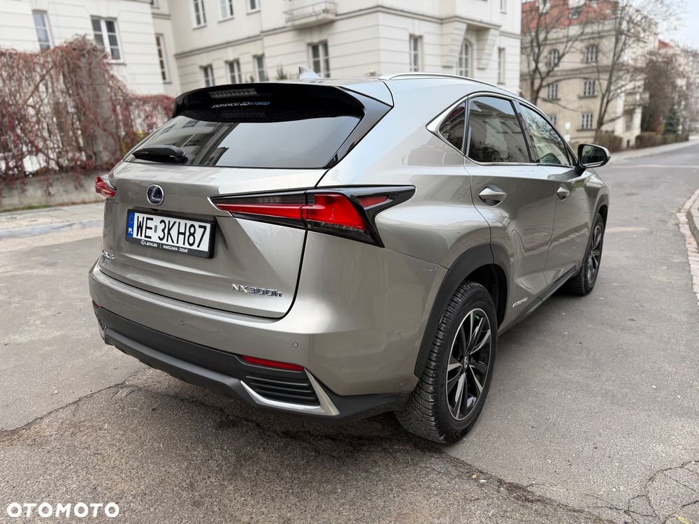 Lexus NX 300h Prestige AWD - 11