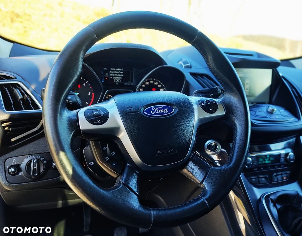 Ford Kuga 2.0 TDCi 2x4 Titanium - 18