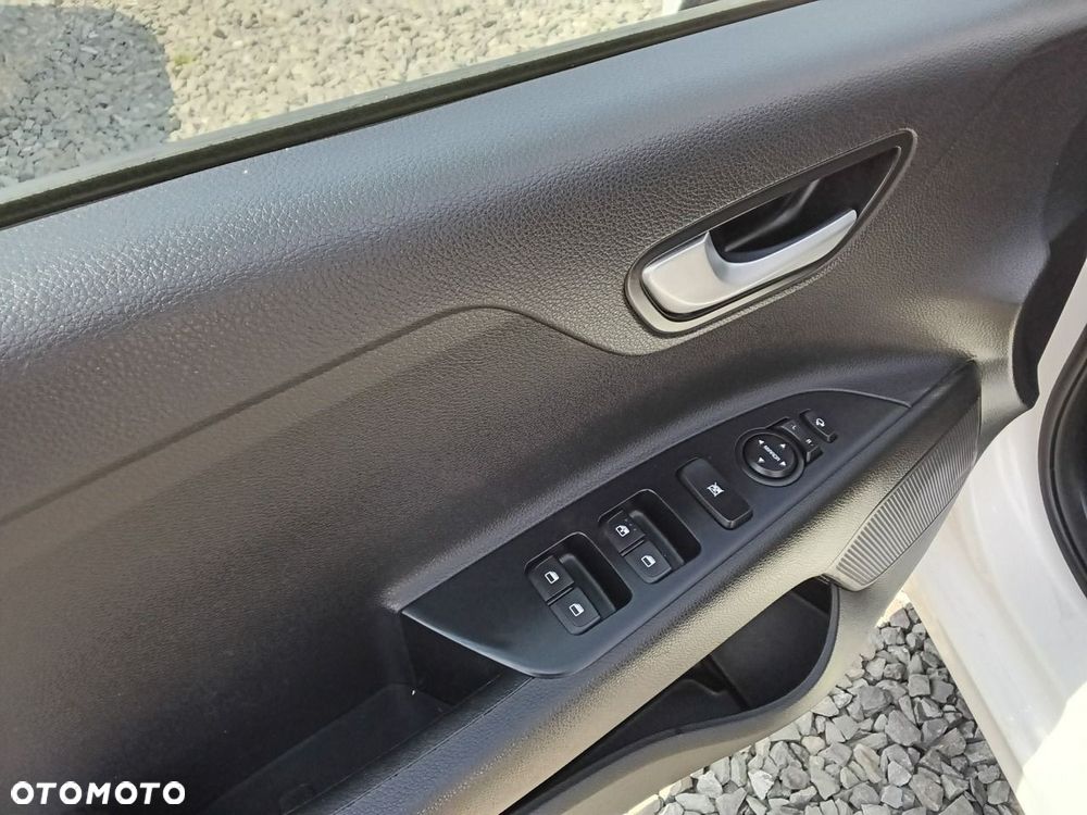 Kia Rio - 21