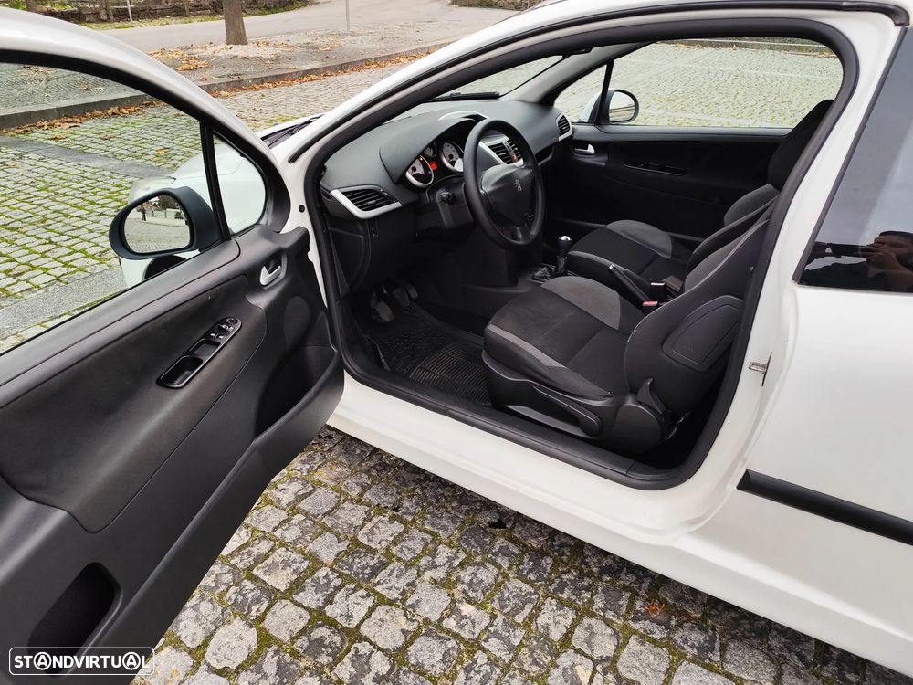 Peugeot 207 1.4 HDi Urban - 9