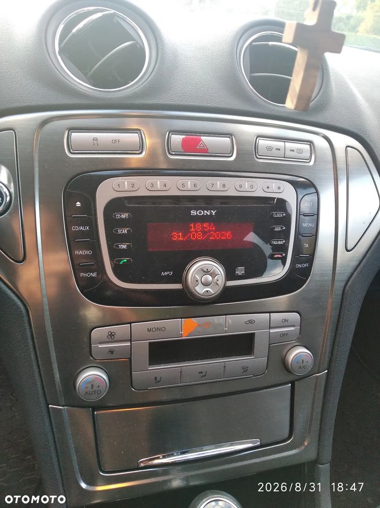 Ford Mondeo 2.5 Titanium - 11