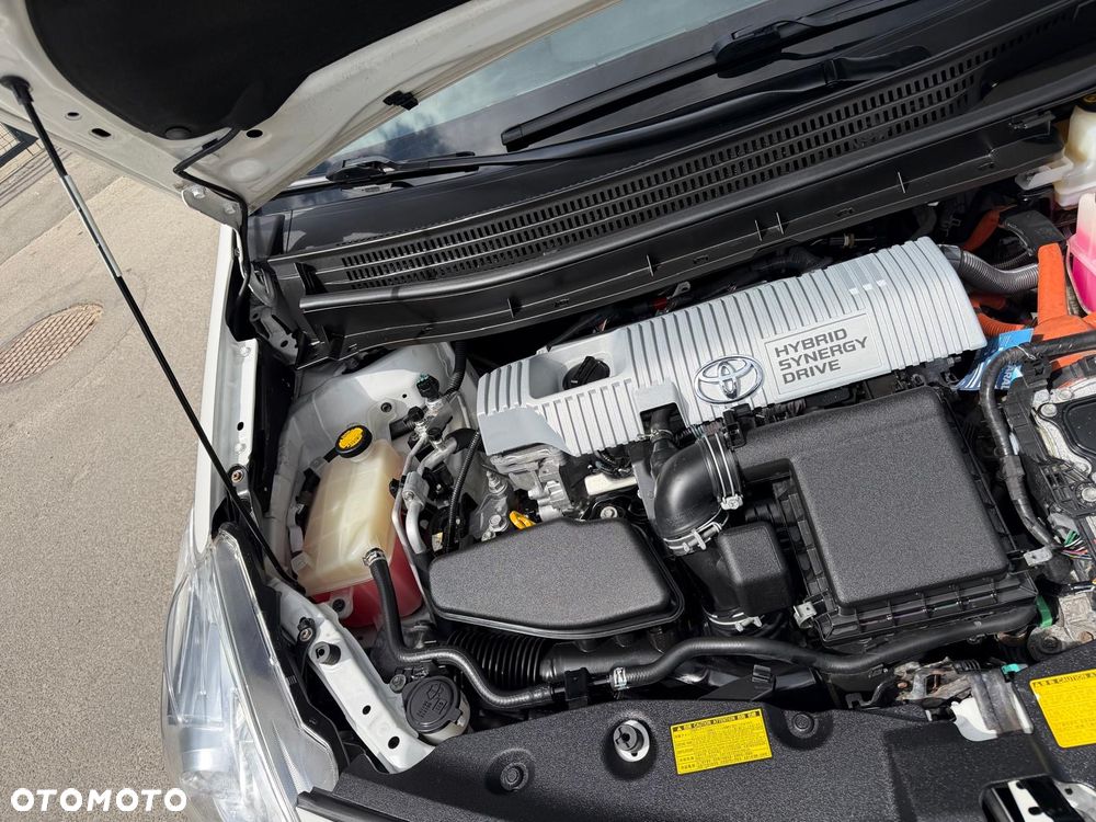 Toyota Prius+ (Hybrid) Executive - 21
