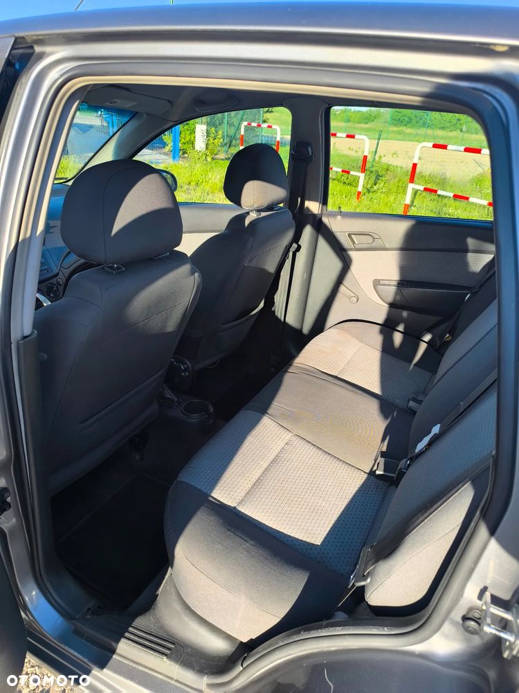 Chevrolet Aveo - 13