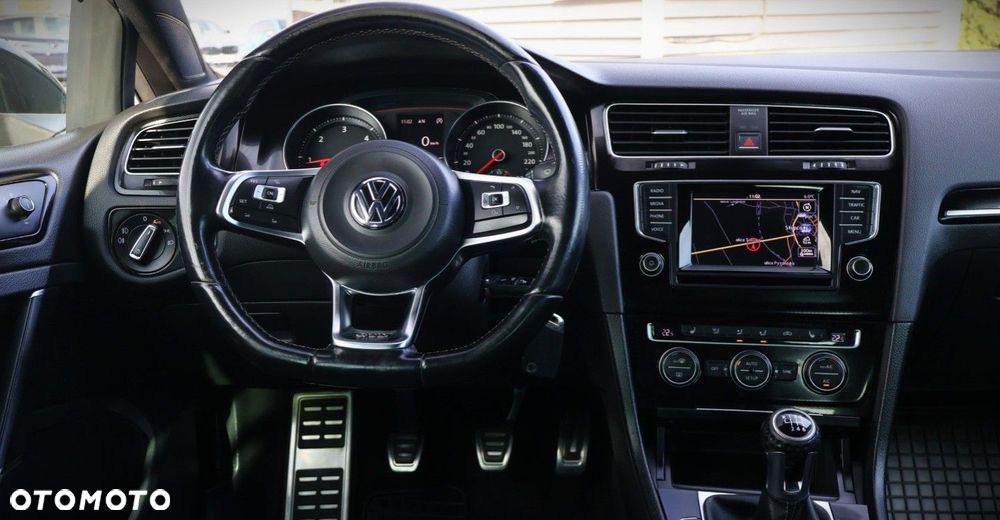 Volkswagen Golf - 12