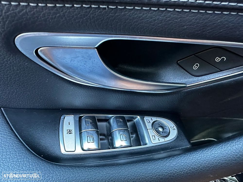 Mercedes-Benz E 300 de AMG Line - 18