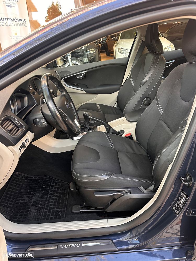 Volvo V40 D2 You - 11