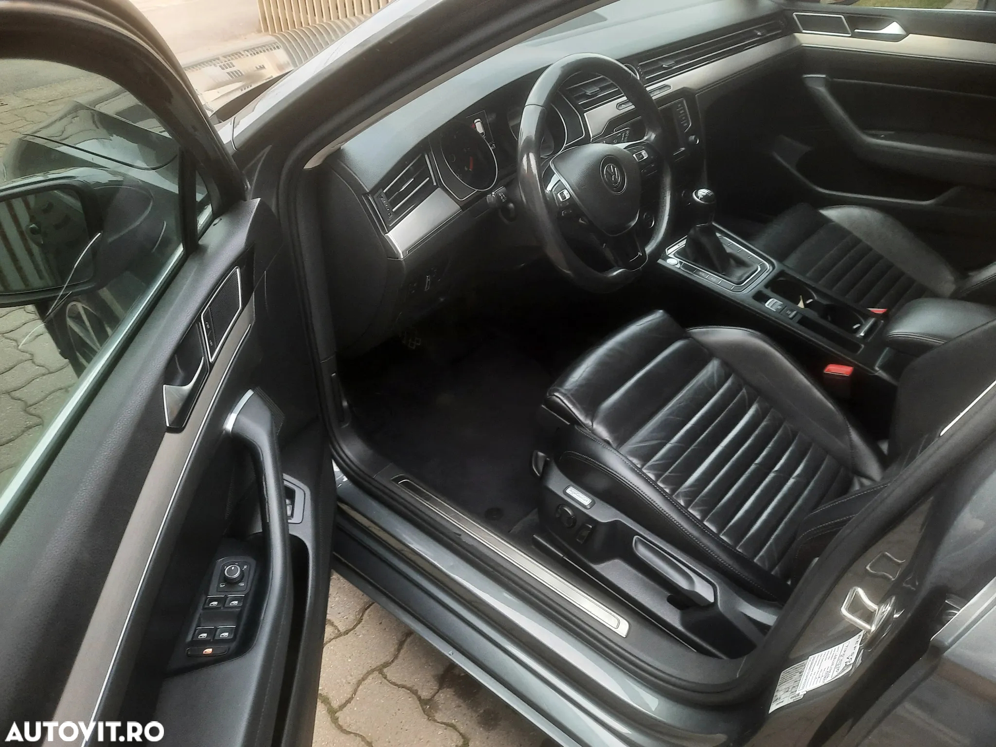 Volkswagen Passat Variant 2.0 TDI 4Motion Highline - 9