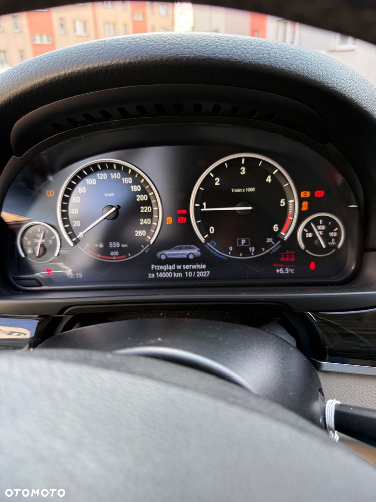 BMW Seria 5 525d xDrive - 10