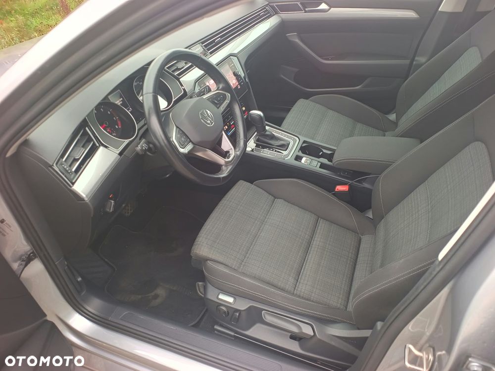 Volkswagen Passat - 19