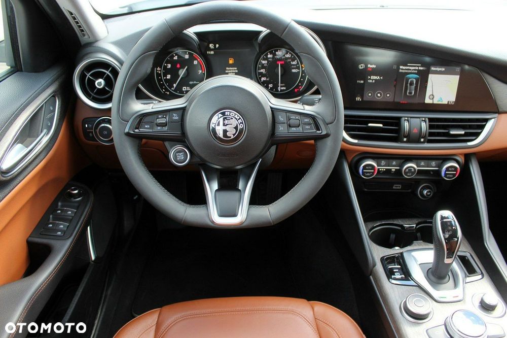 Alfa Romeo Giulia - 8