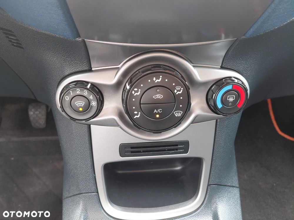 Ford Fiesta 1.25 Trend - 13