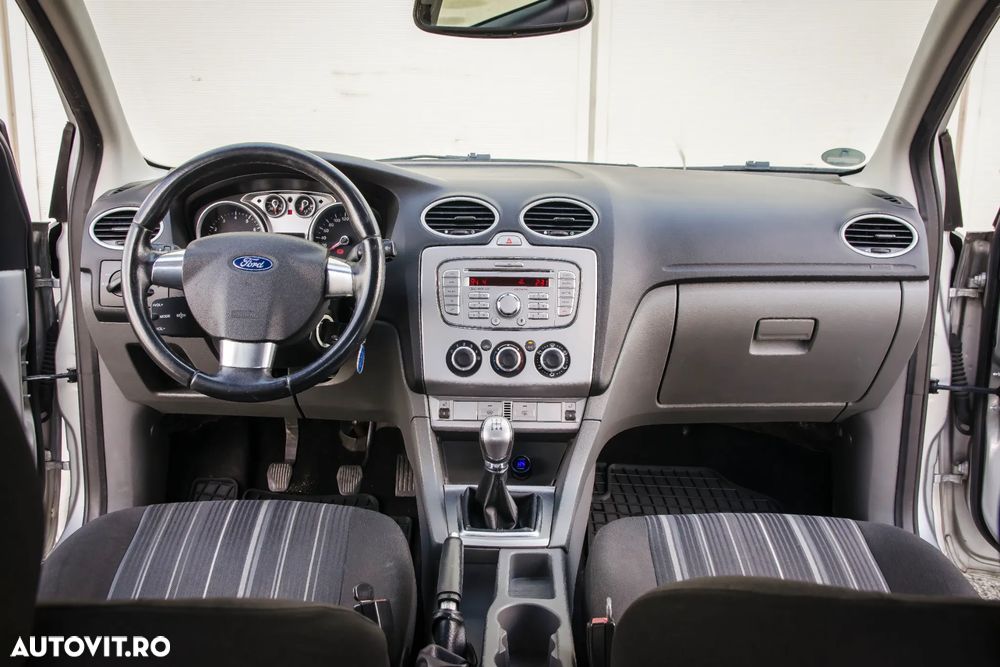 Ford Focus 1.6i Ambiente - 12