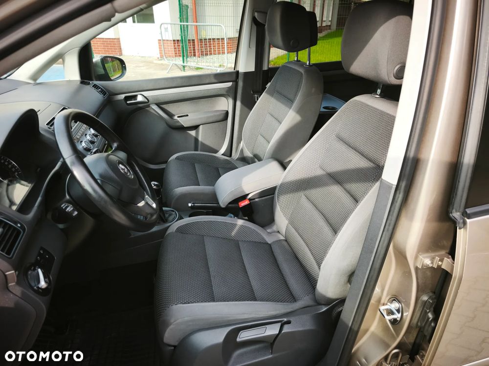 Volkswagen Touran 1.6 TDI DPF BlueMotion Technology Comfortline - 9