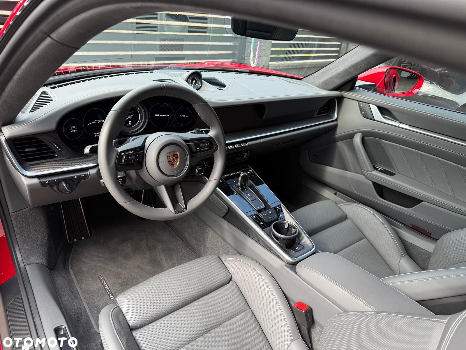 Porsche 911 Turbo S - 12