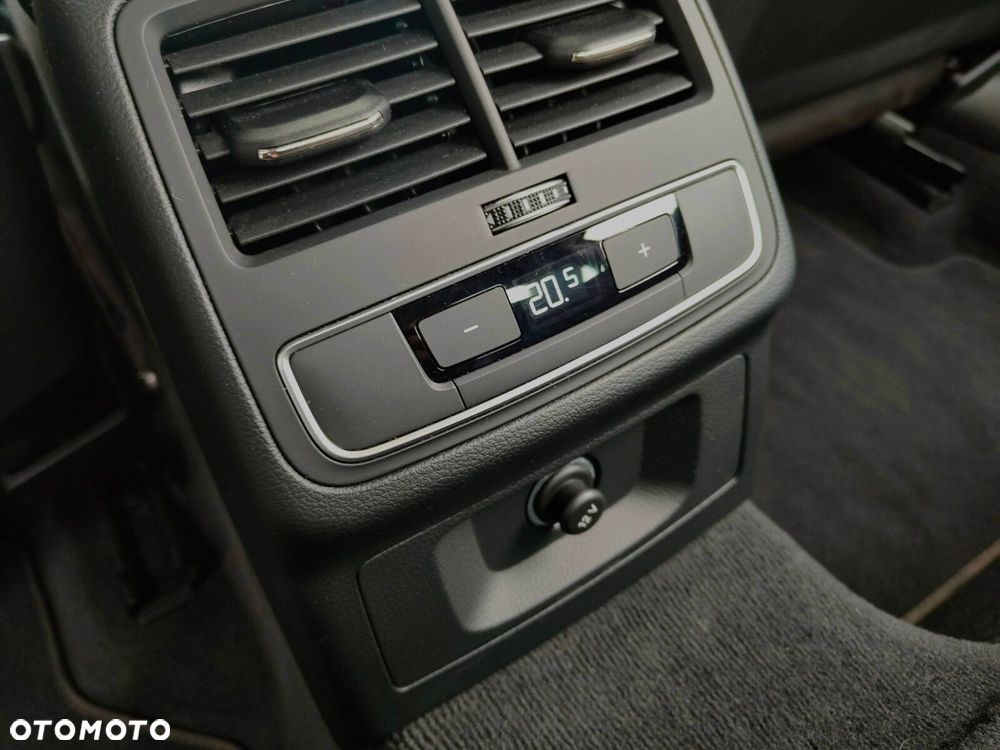 Audi A4 Limousine - 12