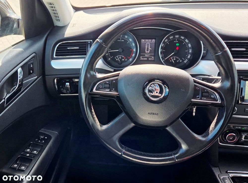 Skoda Superb 1.6 TDI Platinum DSG - 39