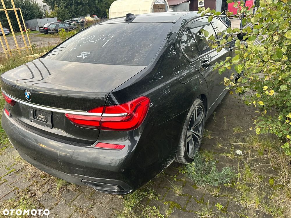 BMW Seria 7 740Li - 15