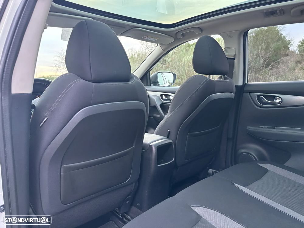 Nissan Qashqai 1.5 dCi N-Connecta Led - 32