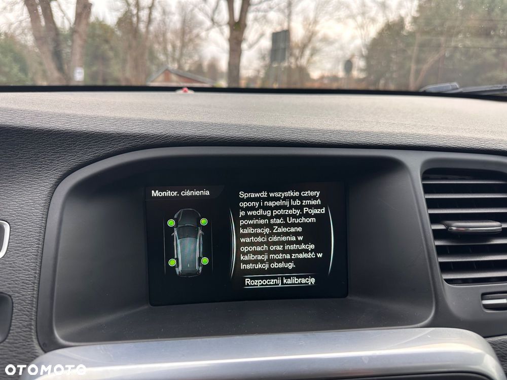 Volvo V60 D3 Momentum - 25