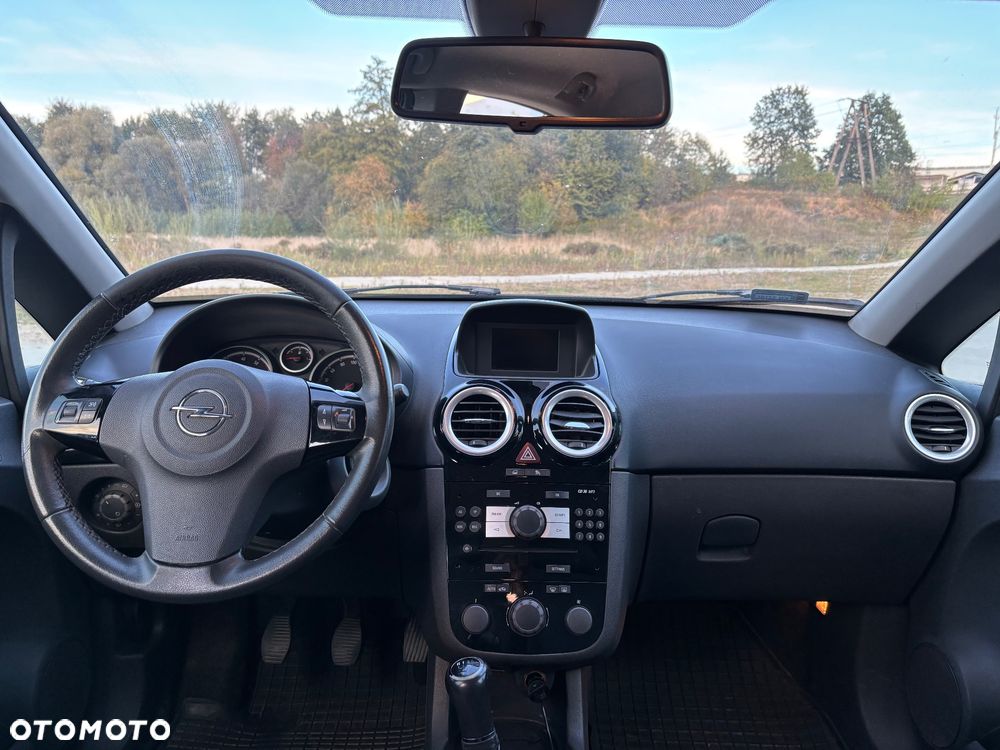 Opel Corsa 1.4 16V Cosmo - 27