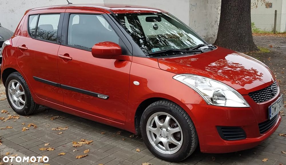 Suzuki Swift 2012 photo 5