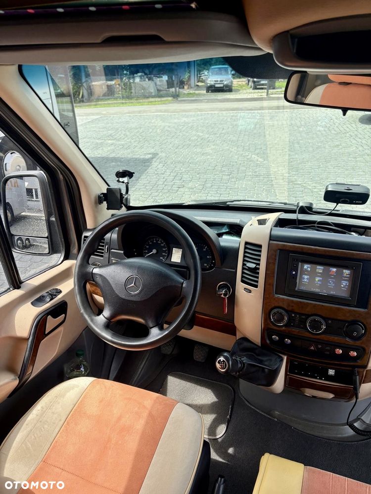 Mercedes-Benz Sprinter - 4
