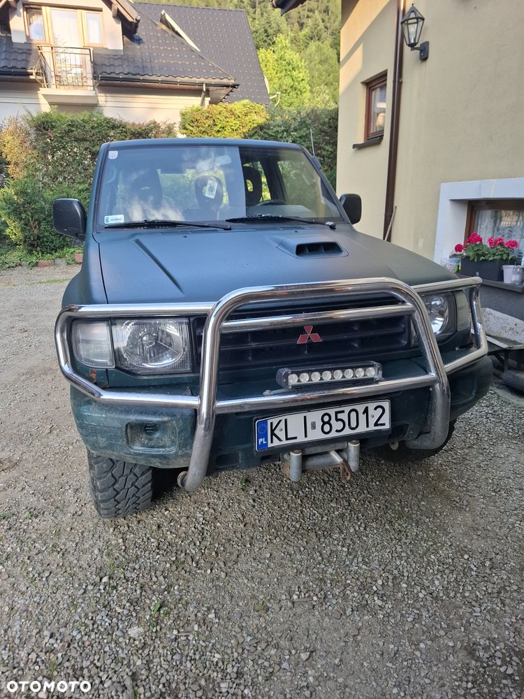 Mitsubishi Pajero - 1