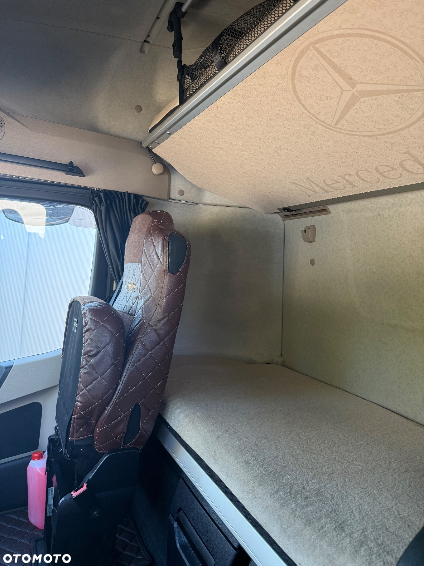Mercedes-Benz ACTROS - 8