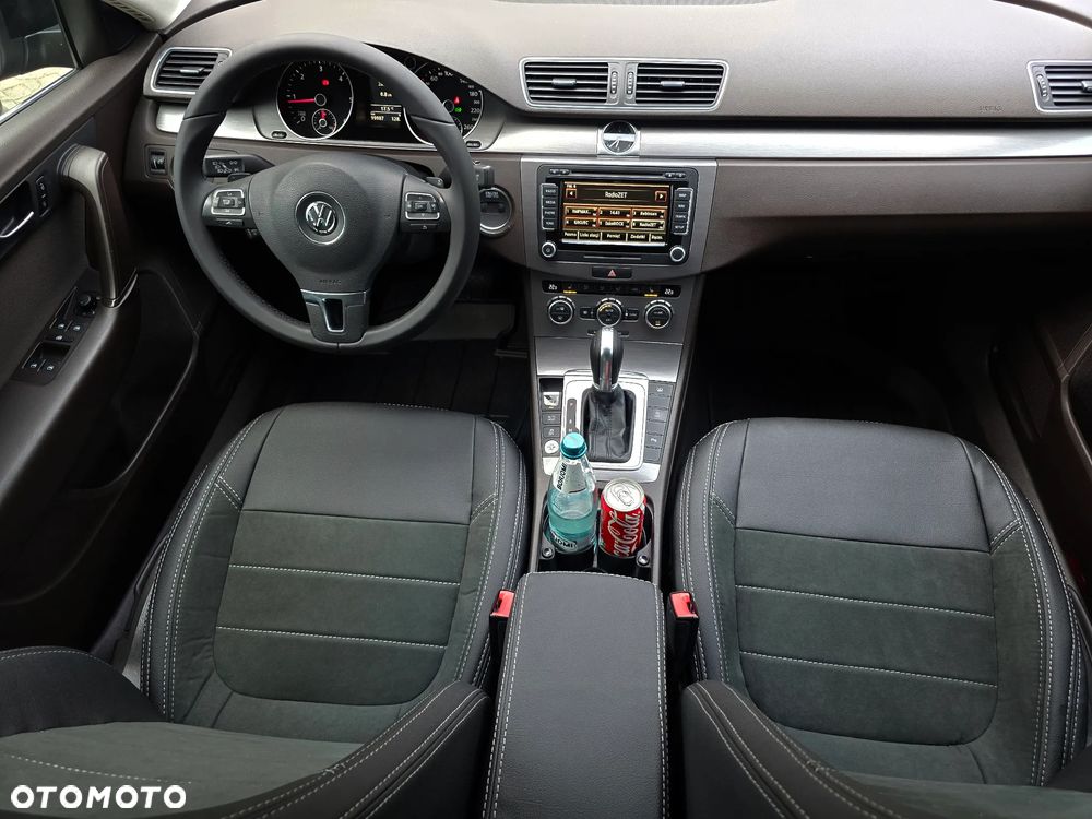 Volkswagen Passat 2.0 TDI Comfortline DSG - 24