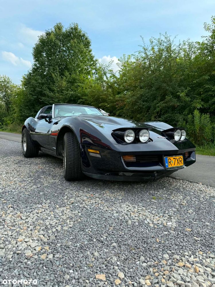 Chevrolet Corvette - 6