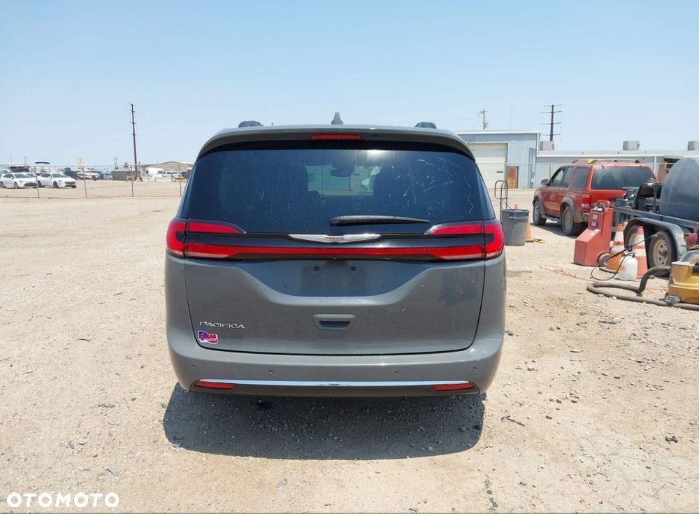 Chrysler Pacifica - 6