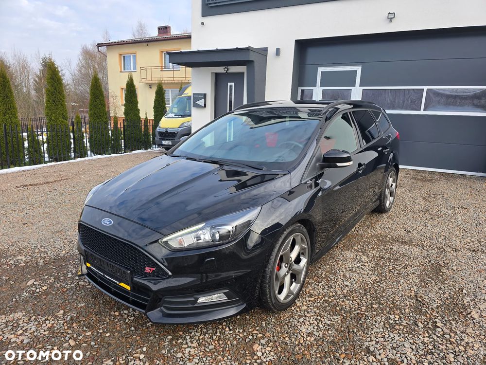 Ford Focus 2.0 EcoBoost ST mit Leder-Exclusiv-Paket - 2