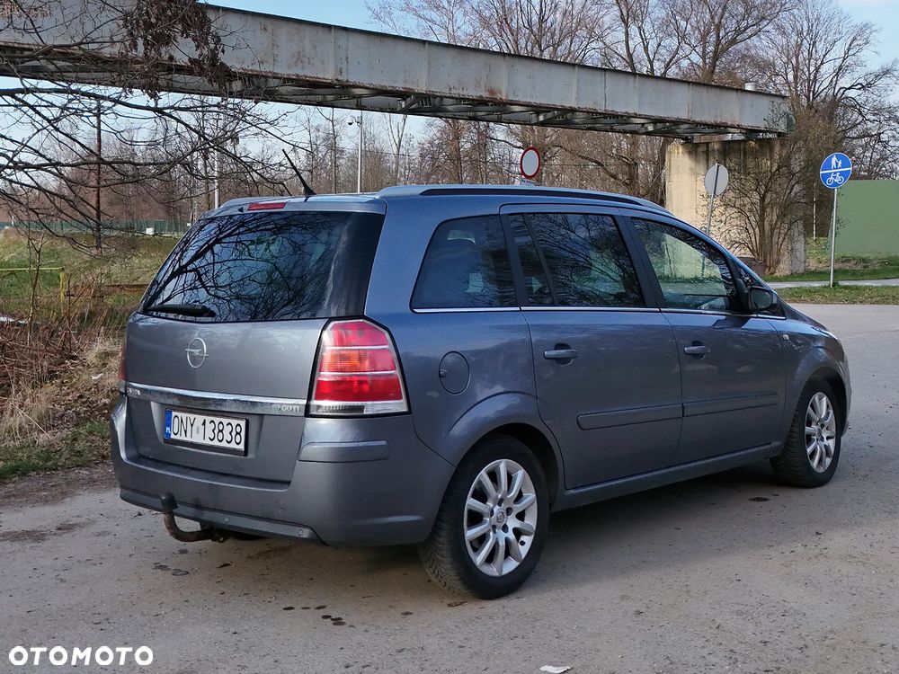 Opel Zafira 1.9 CDTI - 4