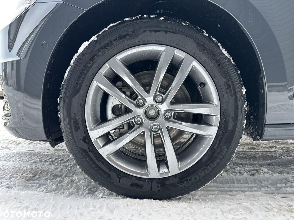 Volkswagen Touran - 19