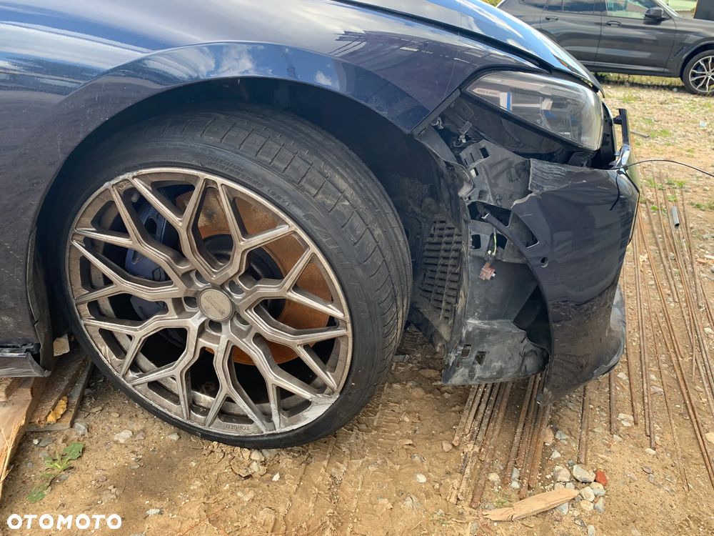BMW Seria 8 - 16