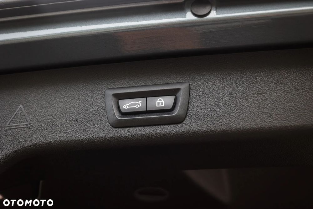 BMW Seria 5 520d M Sport Edition - 24