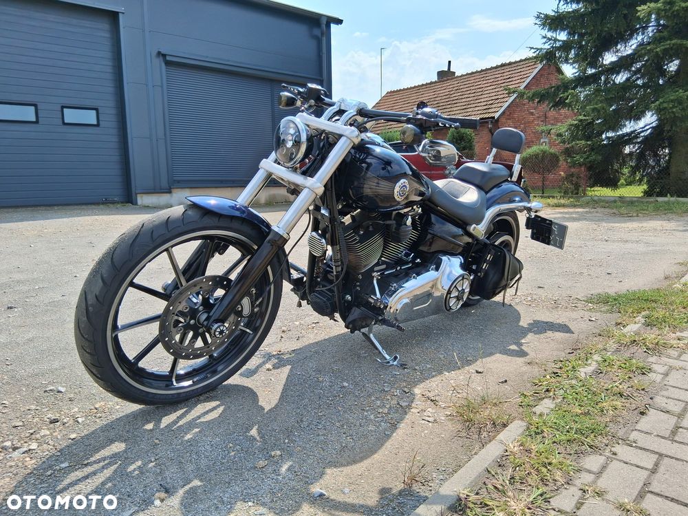 Harley-Davidson Softail Breakout - 5