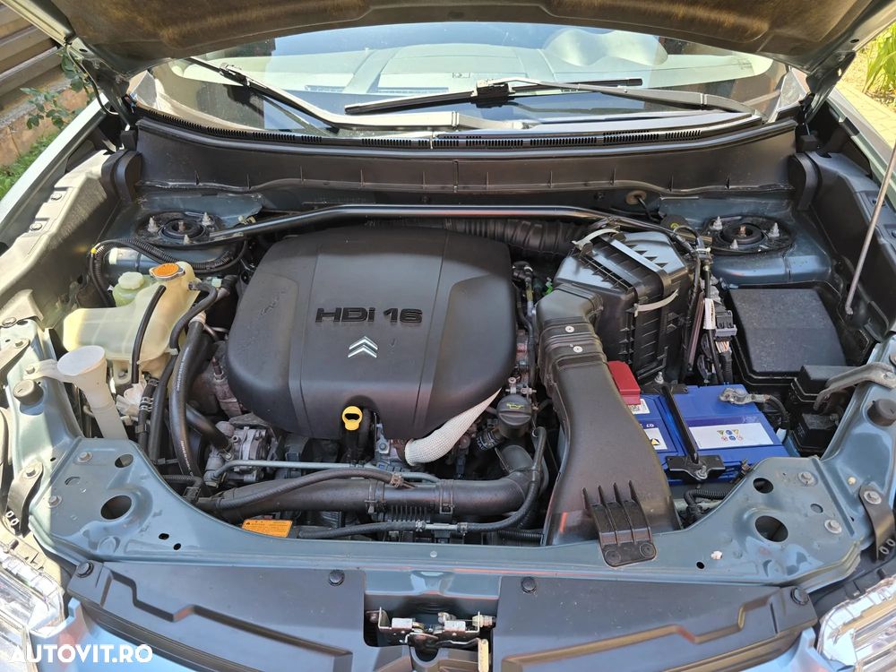 Citroën C-Crosser - 25