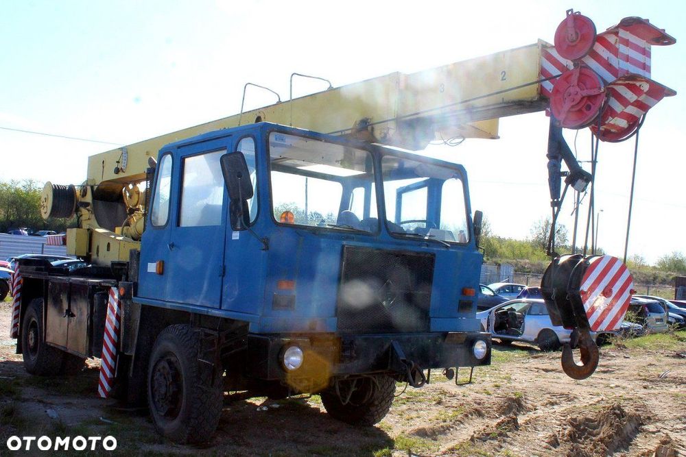 Dźwig żuraw samochodowy IFA ADK-125 1985 9.8D - 2
