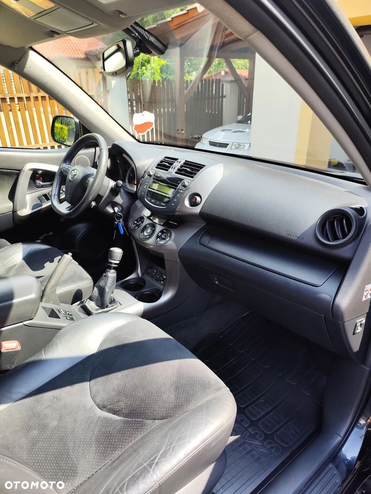 Toyota RAV4 2.2 D-4D Sol - 14