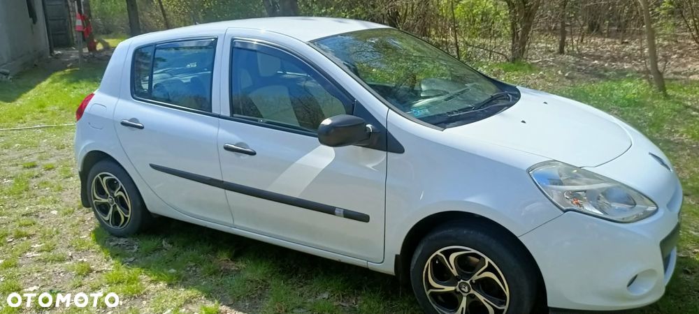 Renault Clio 1.2 16V Authentique Euro5 - 9