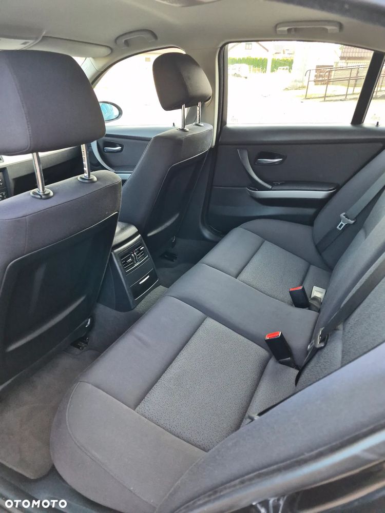 BMW Seria 3 320i - 8