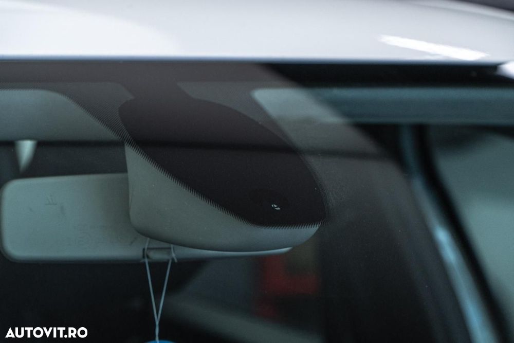 Dacia Logan TCe 90 MT6 Prestige - 33