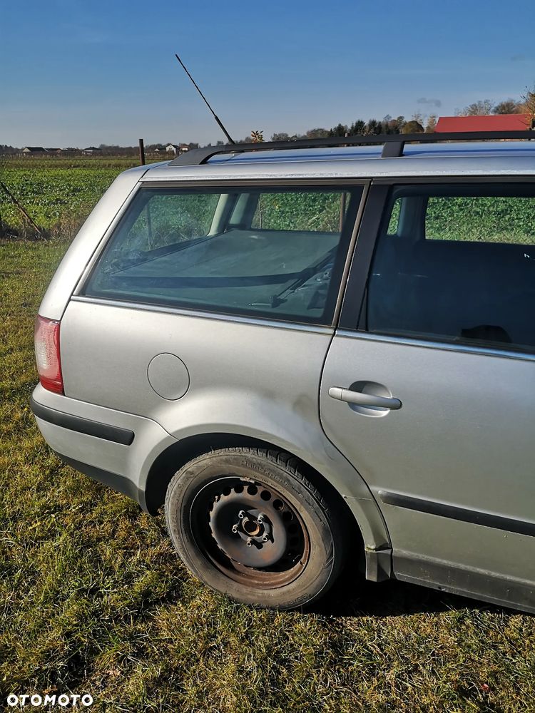 Volkswagen Passat 1.9 TDI Basis - 4